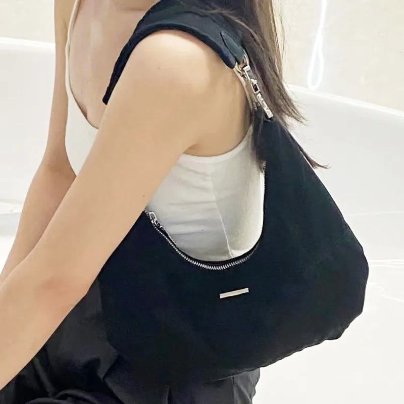 Women Retro Underarm Bag Armpit Small Shoulder Bag Soft Hobos Y2k Female Black Purse Fashion Girls Crescent Handbag 2025 New 5