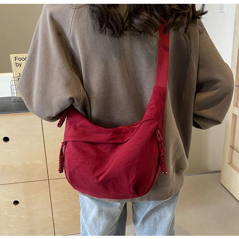 Crescent Bag For Women Men Nylon Crossbody Bags Multi-Pocket Shoulder Crossbody Bag Lightweight Nylon Dumpling Bag Trend Satchel 4